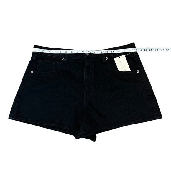 Universal Thread Women’s Black Denim Shorts Size: 14 Regular - Picture 3 of 8